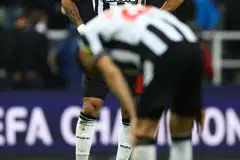 KENYATAAN PAHIT: Penyerang Newcastle, Joelinton kelihatan kecewa selepas pasukannya dikalahkan 2-1 oleh AC Milan dan tersingkir daripada Liga Juara-Juara. Namun, kekurangan pengalaman dan taktik mereka kelihatan apabila mereka mengakhiri kempen dengan hanya satu kemenangan dalam enam perlawanan.