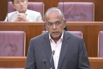 TINDAKAN TEGAS: Encik Shanmugan berkata pihak berkuasa tidak akan teragak-agak ambil tindakan tegas terhadap mereka yang melanggar perintah Notis Jangan Keluar Rumah (SHN). - Foto GOV.SG