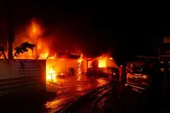 Api marak membakar rumah di Kampung Matan, Ranau hingga menyebabkan dua mangsa rentung.
