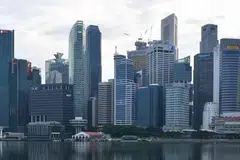 SINAR HARAPAN: Ekonomi Singapura dijangka tumbuh 5.5 peratus pada 2021, menurut pakar ekonomi yang ditinjau Penguasa Kewangan Singapura (MAS).