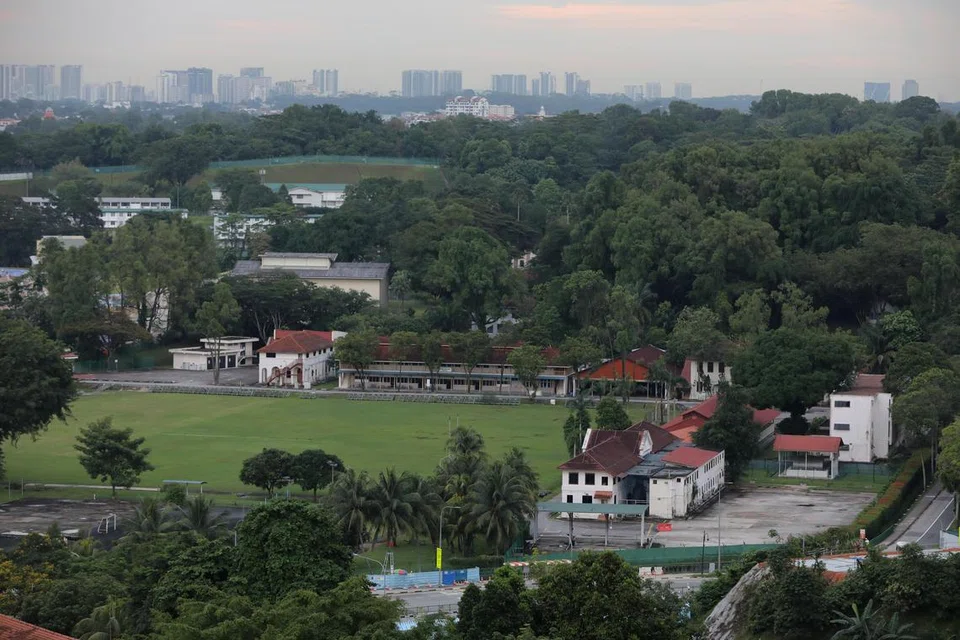 Menteri Pembangunan Negara, Encik Desmond Lee, mengumumkan pada November 2021 bahawa estet perumahan baru akan dibina di tapak Polis Akademi Lama (OPA) untuk menyediakan 5,000 unit perumahan Lembaga Perumahan dan Pembangunan (HDB).