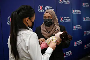 LATIHAN AMAT DIPERLUKAN: Cik Norain (kanan) menekankan pentingnya latihan bagi pegawai yang mengendalikan kes-kes jenayah seksual memandangkan ia melibatkan sensitiviti tertentu dan mangsa yang telah mengalami trauma. - Foto BH oleh KUA CHEE SIONG