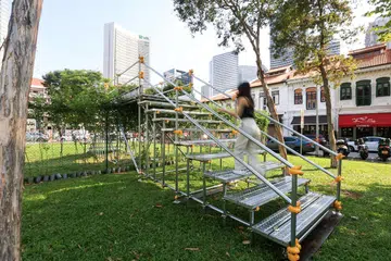 ILHAM PONDOK JAWA: Pemasangan Scaffold Over Bridge di Archifest cetus rasa ingin tahu masyarakat tentang sejarah Pondok Jawa. 
