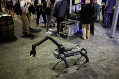 Robot tentera