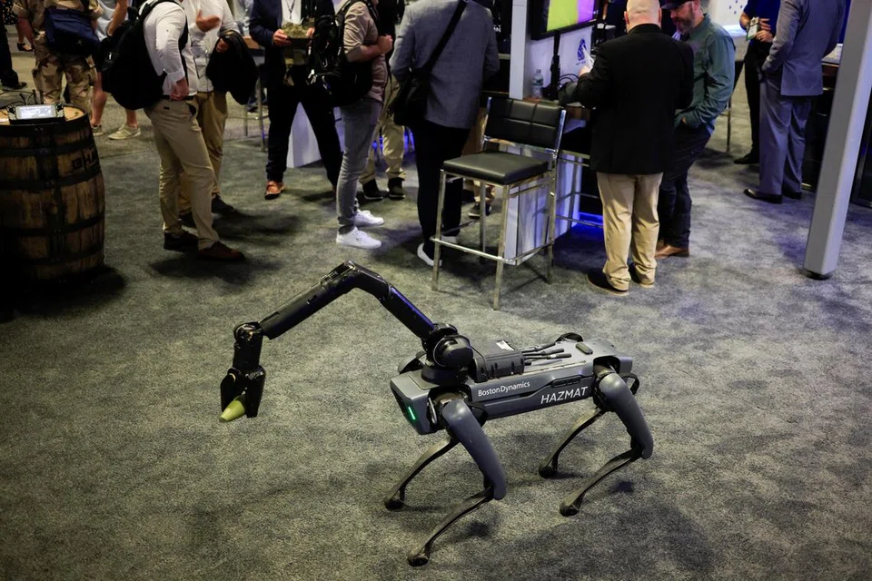 Robot tentera