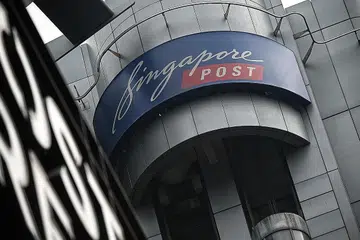 SEMAKAN SEMULA PORTFOLIO: SingPost bertujuan untuk meningkatkan pulangan pemegang saham. - Foto fail