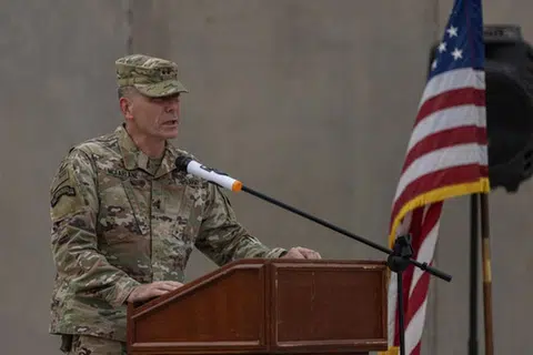 RAIH KEJAYAAN: Mejar-Jeneral Matthew W. McFarlane berkata pakatan yang diketuai Amerika Syarikat  memberikan sokongan kepada pasukan tentera Iraq tetapi tidak terlibat secara aktif dalam memerangi Daesh.