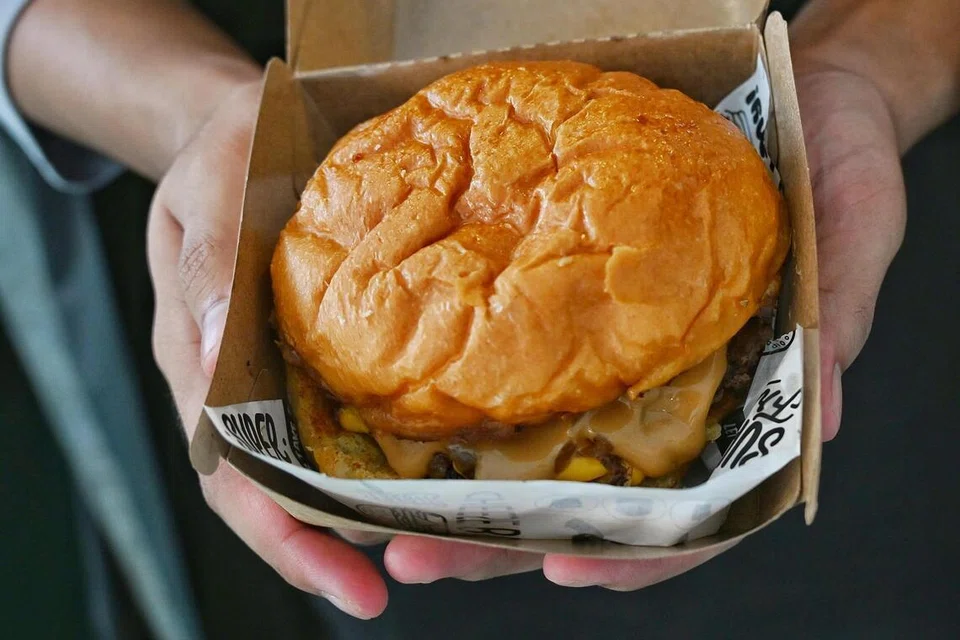 SmashedJr by Dlailaz, bazar raya admiralty, smashed burger 