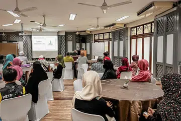 PERKONGSIAN TAZKIRAH: Acara ‘Sesi Bersama Ustaz’ yang berlangsung pada Sabtu lalu, 2 Disember, anjuran Masjid Alkaff Kampung Melayu. 