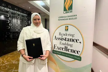 Cik Mumtaz Abdul Halim, penerima Biasiswa Alla’udin-Masjid Khalid, yang ditubuhkan dengan kerjasama antara Masjid Khalid dengan LBKM bagi para pelajar lepasan ijazah yang terlibat dalam bidang penyelidikan yang bertujuan memupuk kepercayaan dan keselamatan dalam lingkungan masyarakat. 