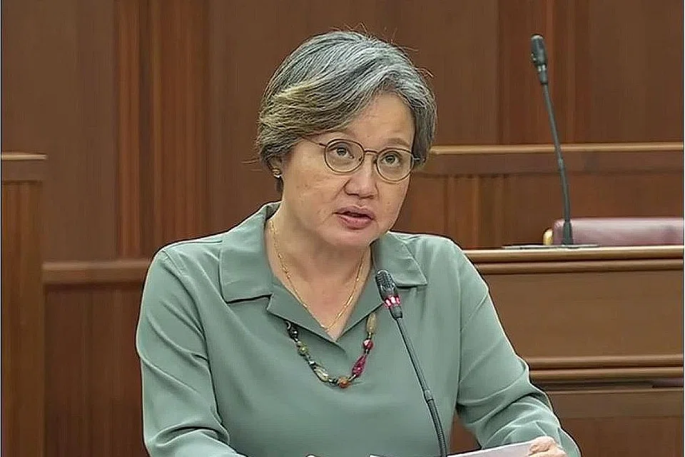 "Boleh dikatakan sebenarnya, undang-undang sekarang sudah membolehkan DNA diambil bagi banyak kesalahan yang mungkin tidak dianggap serius oleh orang biasa, seperti pelanggaran hak cipta dan pemilikan rokok tidak dibayar cukai. Kini, rang ini mengusul menyertakan kesalahan kurang serius seperti sengaja menyebabkan kecederaan. Ini menimbulkan persoalan tentang apakah tahap sesuai bagi mewajarkan pengambilan DNA dari individu semata-mata bagi pangkalan data." - Cik Sylvia Lim (GRC Aljunied)