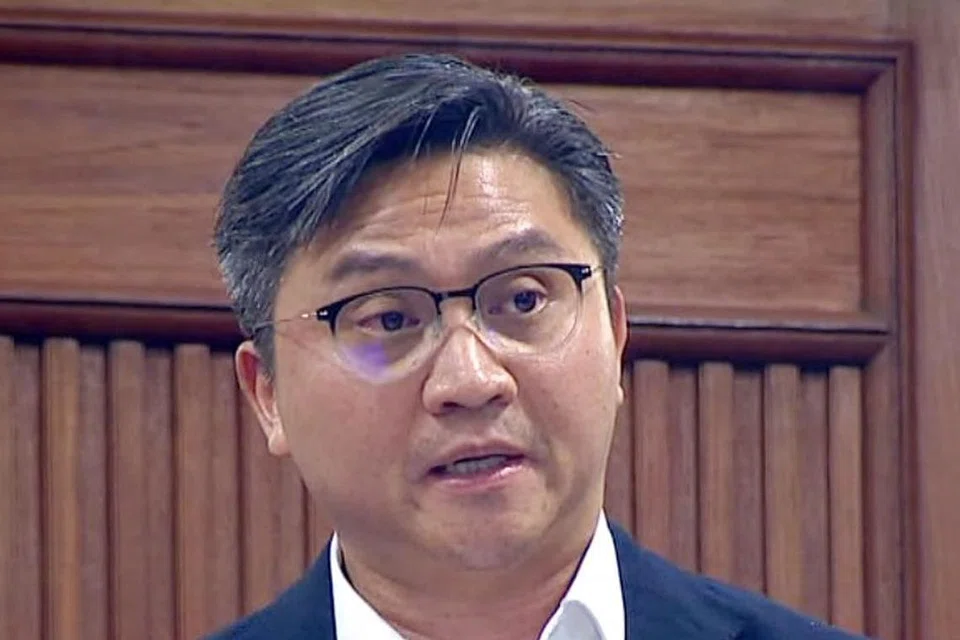 Encik Saktiandi Supaat, Naib Presiden Eksekutif yang juga Ketua Kajian Forex Pasaran Global Maybank Group.