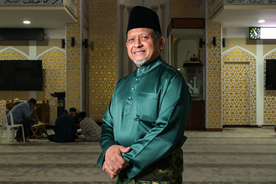 Encik Mohamed Fawzi Ali, pendamping program Pusat Khidmat Penjagaan Berterusan bagi Pesalah dan Keluarga (Fitrah), membina hubungan yang kukuh dan membantu bekas pesalah agar dapat bersepadu semula dengan masyarakat selepas keluar dari penjara.