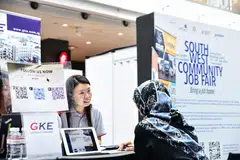 Reruai pameran pekerjaan di Majlis Pembangunan Masyarakat (CDC) South West antara usaha yang dijalankan bagi membantu pemadanan pekerjaan. 