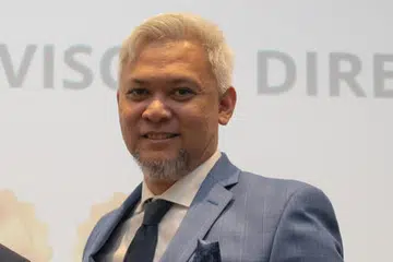 ENCIK HASSANUDDIN MOHAMED: Pengarah Penasihat Kewangan SingCapital ini  berpengalaman lebih 20 tahun memberi nasihat kewangan,  perhatikan kini anak muda lebih sedar tentang pelaburan berbanding 10 tahun lalu. 