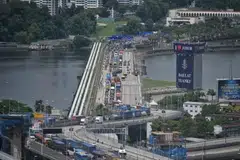 Cadangan untuk projek Zon Ekonomi Khas (SEZ) Johor-Singapura termasuk sistem pelepasan imigresen tanpa pasport.