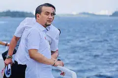 LALUAN MASUK BARU?: Datuk Onn Hafiz menyarankan agar dipertingkat khidmat di Terminal Feri Antarabangsa Puteri Harbour untuk membolehkan pengangkutan feri khidmat ulang-alik ke Singapura. - Foto FACEBOOK ONN HAFIZ GHAZI