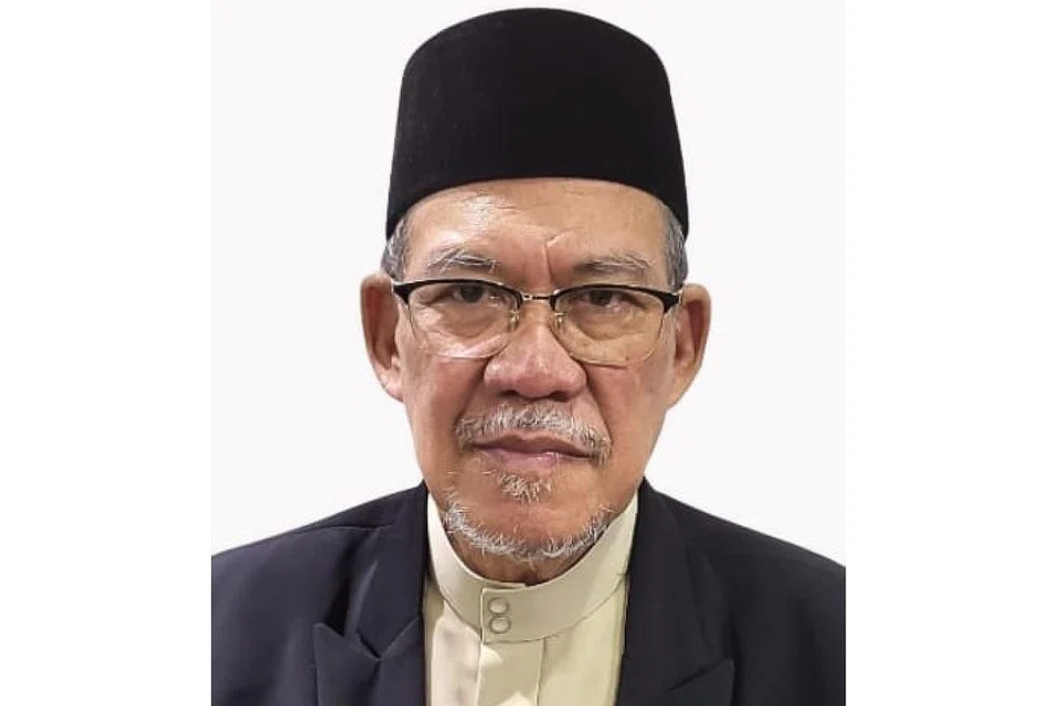 SEKILAS BIODATA: Ustaz Md Hanapi Md Kassim ialah kaunselor daripada Pusat Khidmat Penjagaan Berterusan bagi Pesalah dan Keluarga (Fitrah). Fitrah adalah satu program yang bertujuan menyokong banduan dan keluarga mereka dan dibangunkan Majlis Ugama Islam Singapura (Muis). Ditempatkan di Masjid En-Naeem, program yang dilancarkan pada 2018 itu adalah kerjasama tiga pertubuhan utama yang membentuk M³ - Muis, Mendaki dan Mesra - bersama Kementerian Ehwal Dalam Negeri (MHA) dan Khidmat Penjara Singapura (SPS). Ustaz Md Hanapi memiliki ijazah Sarjana Muda Pengajian Islam daripada Universiti Islam Antarabangsa Malaysia (UIAM).