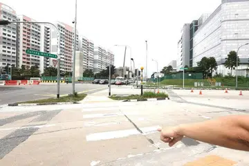 Safuan Tehda didakwa sedang memandu lori sekitar 9.30 pagi pada 25 Ogos 2023 apabila dia melanggar Encik Goh Eng Loo di persimpangan Jurong West Avenue 2 dan Bulim Avenue.