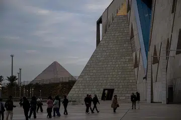 Muzium Agung Mesir di Giza, di pinggir barat daya ibu negara Kahirah itu terletak berhampiran Piramid Giza dan menjanjikan pengalaman sejarah yang mendalam.
