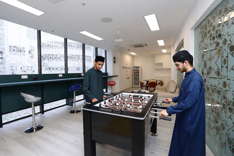 Hab Belia di Masjid Bencoolen dibina dengan tujuan menarik golongan muda di kawasan berdekatan supaya mereka boleh meluangkan masa berkualiti dengan rakan sebaya.