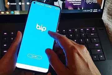 KIAN POPULAR: Ramai pengguna Muslim khususnya di rantau Asia kelihatan menyokong aplikasi buatan Turkey ini. - Foto ADLI YASHIR KUCHIT