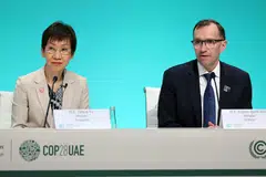 PENYELARAS BERSAMA: Menteri Kemampanan dan Sekitaran, Cik Grace Fu (kiri), merupakan penyelaras bersama Menteri Iklim dan Sekitaran Norway, Encik Espen Barth Eide (kanan) dalam rundingan mengenai mitigasi di persidangan iklim, COP28.  