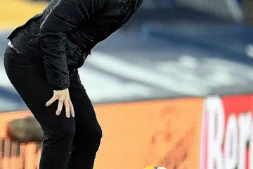 JAWATAN TIDAK TENTU?: Pengurus Arsenal, Mikel Arteta sedang merasakan 'bahang' penyokong kelab itu selepas mereka gagal mengecap kemenangan dalam tujuh perlawanan EPL mereka. - Foto REUTERS