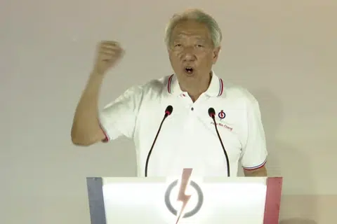 Semasa rapat Parti Tindakan Rakyat (PAP) bagi GRC Pasir Ris-Changi di Maktab Rendah Tampines Meridian pada 28 April, Menteri Kanan, Encik Teo Chee Hean, berkata cara terbaik membuat persiapan bagi dunia penuh tidak ketidakpastian adalah dengan pemerintah yang kukuh dan stabil.