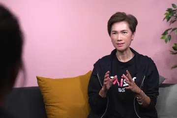 TERUS PRIHATIN: Meskipun Singapura sedang bergerak ke hadapan untuk menjadi negara yang mengutamakan pendigitalan, dasar dan pendekatannya tidak seharusnya bersandarkan hanya kepada pendigitalan sahaja, kata Menteri Perhubungan dan Penerangan, Cik Josephine Teo.