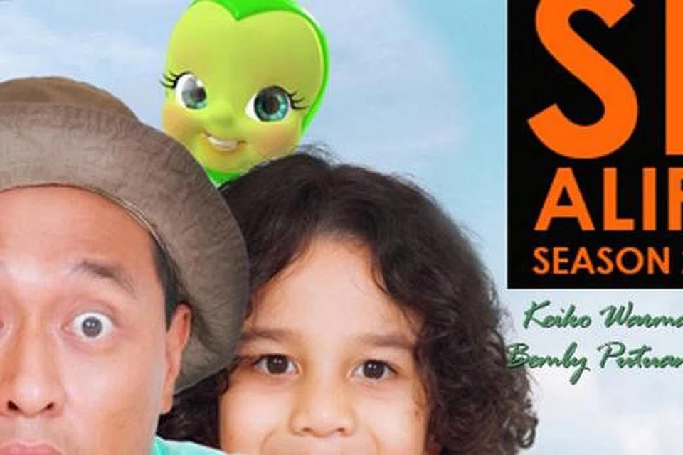 DRAMA POPULAR: Watak Alif (kanan) bersama Pak Syukur kembali menghiburkan dalam musim kedua. - Foto MD ENTERTAINMENT