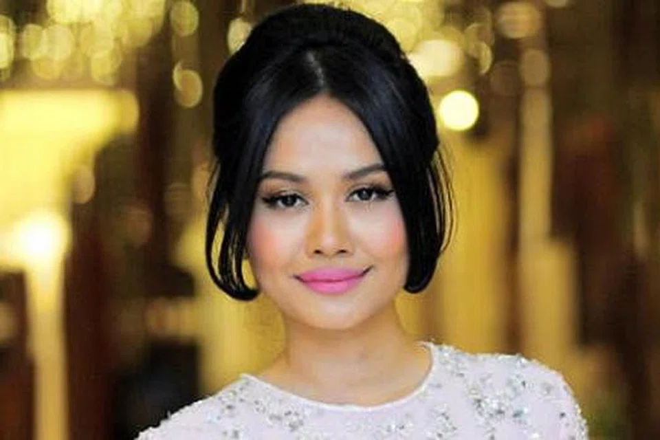 LIYANA JASMAY: Pelakon ini menolak watak yang memerlukannya bersentuhan dengan pelakon lelaki kerana ingin menjaga statusnya sebagai isteri dan ibu. - Foto MSTAR ONLINE