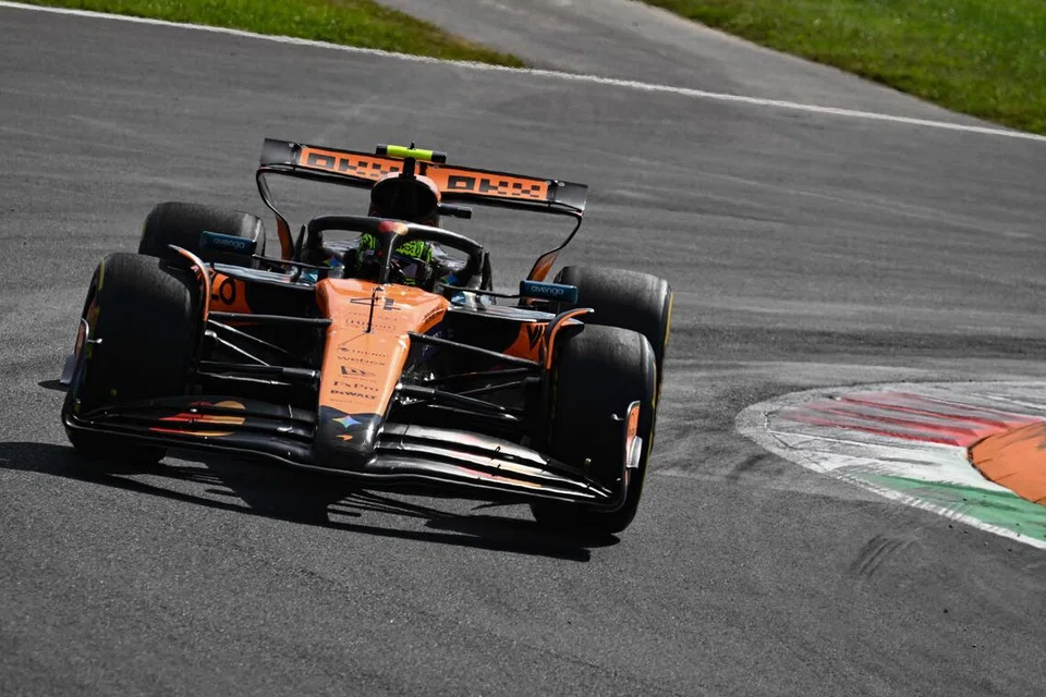 Pemandu McLaren, Lando Norris menunjukkan prestasi yang hebat semasa dalam perlumbaan di Italian Grand Prix di Autodromo Nazionale Monza Circuit, Utara Italy pada 7 September. 