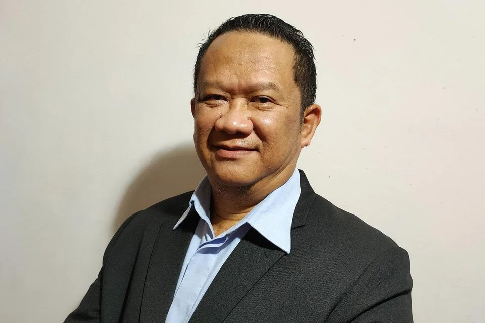 SAMA MENYUMBANG: Antara "tulang belakang" operasi BH ialah Cik Hasleen Bachik dan Cik Suhana A. Samat; Penolong Kepada Editor, Encik Ismail Ali (atas); Penolong Kepada Editor Encik Adli Yashir Kuchit; Penyunting Eksekutif Kanan, Encik Azahar Mohd; Penolong Kepada Editor, Encik Chairul Fahmy Hussaini; dan Editor Bersekutu, Encik Puad Ibrahim. - Foto-foto BH oleh NURAISHAH ABDUL RAHMAN, fail
