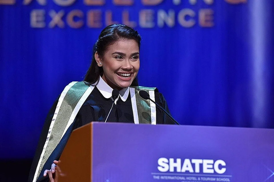 UCAPAN VALEDIKTORIAN: Sebagai pelajar terbaik, Huda terpilih untuk menyampaikan ucapan pada hari penyampaian diploma selaku valediktorian. - Foto SHATEC