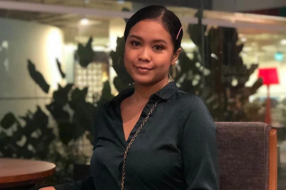 USAHA TERANGI HIDUP ORANG LAIN: Liwani Izzati Jelani terharu dilibatkan dalam lagu penyuntik semangat positif dan sanjungan wira dan srikandi barisan hadapan Covid-19, The Light. - Foto BH oleh HARYANI ISMAIL