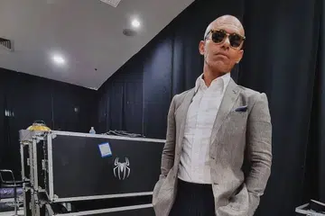 Syed Ahmad Syed Abdul Rahman Alhadad atau lebih mesra dikenali sebagai Altimet berkongsi beliau mempunyai lebih 100 lagu dalam ‘arkibnya’ yang masih tidak dikeluarkan untuk didengari khalayak ramai.