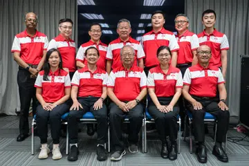 Barisan anggota Jawatankuasan Eksekutif Pusat (CEC) Parti Kemajuan Singapura (PSP) yang baru dipilih. (Barisan depan, dari kiri) Cik Wendy Low, Encik Leong Mun Wai, Dr Tan Cheng Bock, Cik Hazel Poa dan Encik A’bas Kasmani. (Barisan belakang, dari kiri) Encik S. Nallakaruppan, Encik Jonathan Tee, Encik Joseph Wong, Encik Phang Yew Huat, Encik Soh Zheng Long, Encik Anthony Neo dan Encik Samuel Lim.