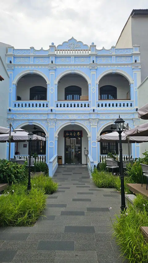 Hotel Baba House Melaka berhampiran Jonker Street dibuka semula pada 2022 selepas melalui pengubahsuaian. 