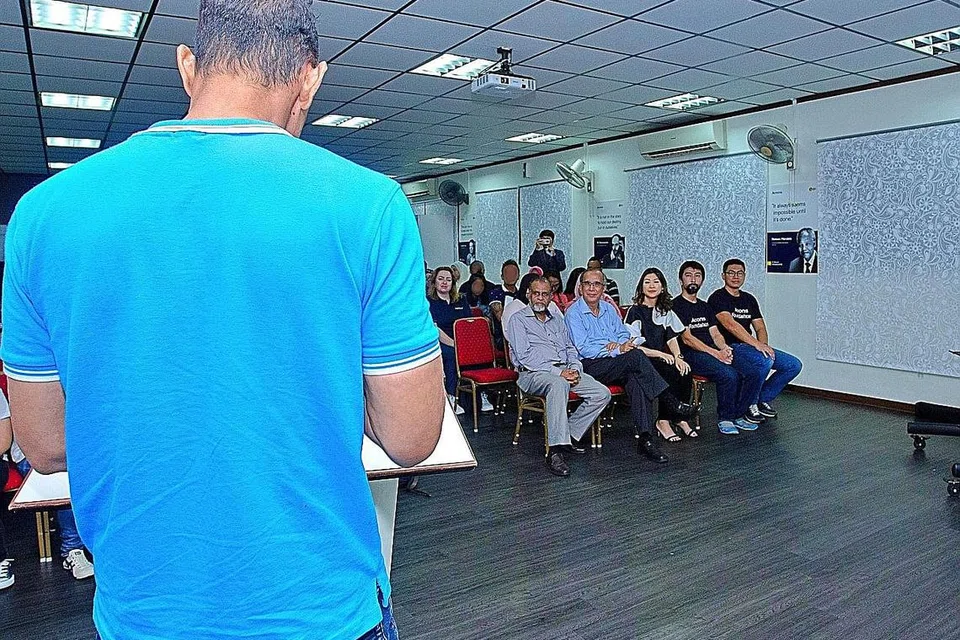 RAIH KEMAHIRAN: Program kemahiran teknologi maklumat yang disediakan bertujuan meningkatkan peluang diambil kerja bagi bekas pesalah dengan menyediakan mereka dengan kemahiran IT yang relevan dalam industri hari ini selain memberi mereka sokongan membina semula kehidupan bersama keluarga. - Foto BH oleh IQBAL FAIZAL