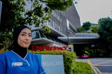 Jururawat staf kanan, Cik Siti Farhana Jumari, 38 tahun, sudah menceburi kerjaya dalam sektor kejururawatan di Hospital Khoo Teck Puat (KTPH) selama 15 tahun.