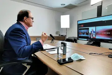 MUNCUL LEBIH KUKUH: Berucap di acara maya Hari Digital DBS semalam, Encik Iswaran berkata Singapura perlu terus berhubung secara global, berinovasi dan menjalani pendigitalan, serta memburu pertumbuhan inklusif untuk muncul lebih kukuh daripada krisis Covid-19. - Foto MCI