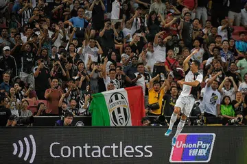 SEMARAK SOKONGAN: Penyerang handalan Portugal, Cristiano Ronaldo, melonjak kegembiraan yang disambut dengan 'Sorakan Kallang' selepas menjaringkan gol bagi pasukannya, Juventus, yang bersaing di Liga 'Serie A' Itali, semasa pertembungan dengan pasukan dari Liga Perdana England, Tottenham Hotspur, dalam kejohanan Piala Juara-Juara Antarabangsa di Stadium Nasional pada 21 Julai lalu. - Foto BH oleh MARK CHEONG