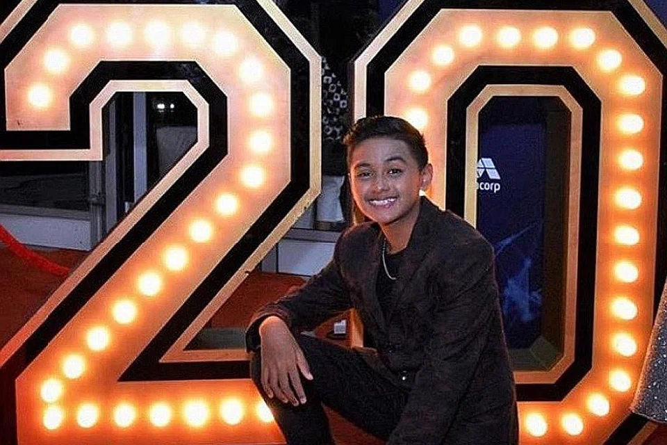 SYAH RISZUAN: Bakat remaja ini membuka tirai persembahan Hady Mirza di Mak Besar Power House Market semalam. - Foto INSTAGRAM SYAH RISZUAN