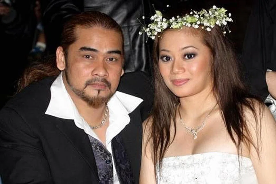 (Kiri) AWIE: Tidak mengaku salah pukul isteri. (Kanan) CIK ROZANA MISBUN: Alami cedera teruk. - Foto fail