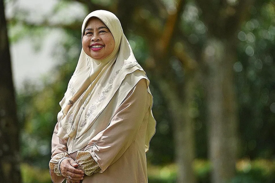 MENCARI KEBENARAN: Profesor Madya Hadijah Rahmat menyelongkar persepsi dan imej yang negatif terhadap orang Melayu lama dibentuk oleh penjajah Barat dan tersebar luas hingga mempengaruhi minda dan jiwa Melayu sendiri. - Foto fail
