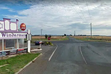 TAPAK NAHAS: Persimpangan Remembrance Drive dan Madden Road, di Melbourne, Australia di mana dua kereta bertembung kira-kira 8.15 malam pada hujung minggu. - Foto GOOGLE MAPS