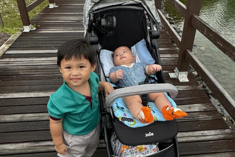 Anak penulis, Muhammad Uwais Jefnilham dan Muhammad Ihsan Jefnilham, masing-masing bakal mencecah usia tiga tahun dan setahun.