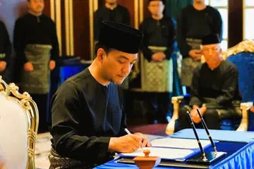 Datuk Onn Hafiz yang juga Ahli Dewan Undangan Negeri (Adun) Machap, mengangkat sumpah jawatan sebagai Menteri Besar Johor pada 12 Julai.