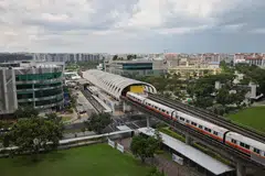 Ketika perkhidmatan MRT antara Tanah Merah dan Tampines digantung, bas ulang-alik (Shuttle 7) serta tiga kereta api ulang-alik akan disediakan buat penumpang.